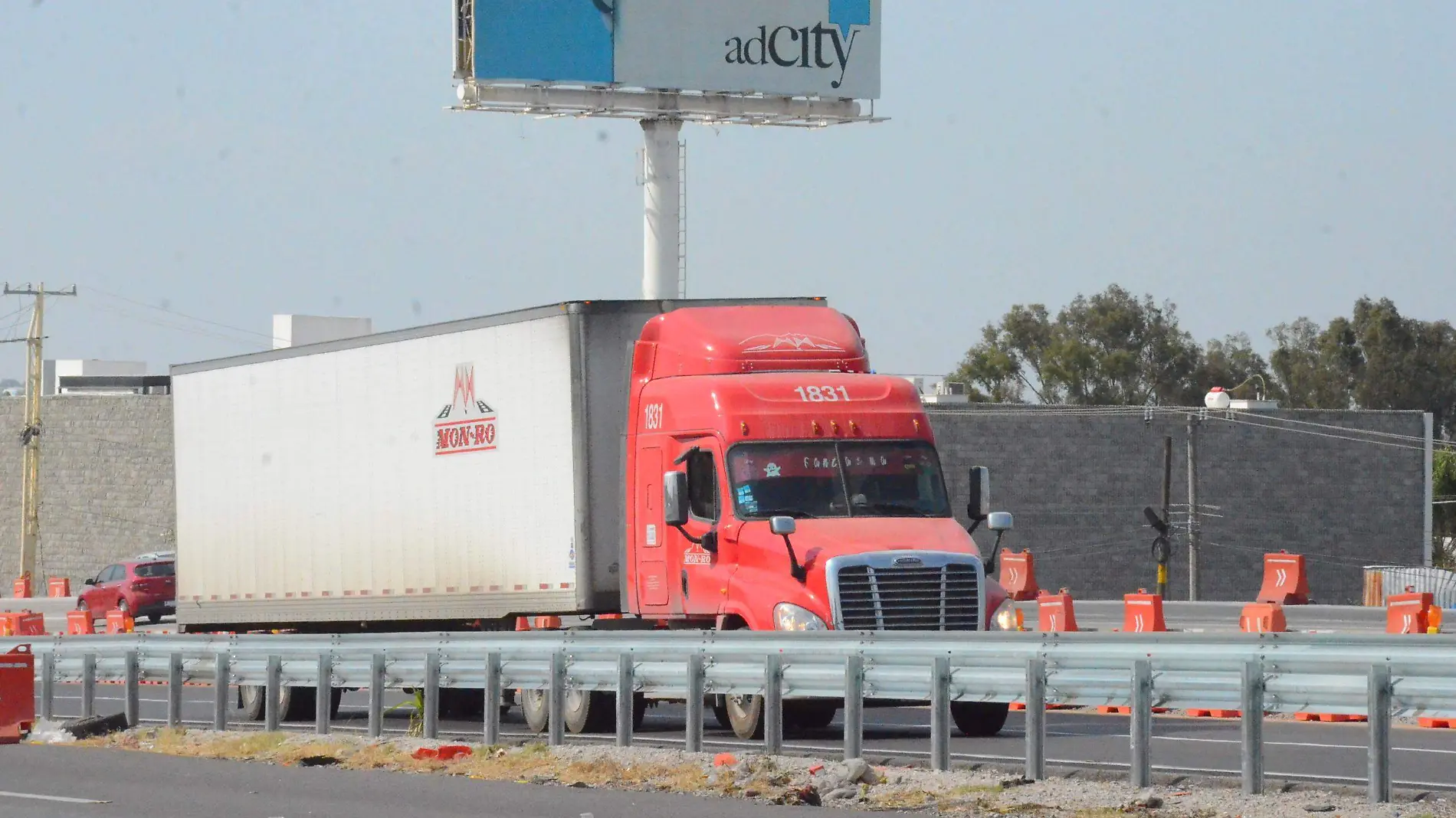 Define el sector transportista de carga pesada día de paro nacional.  Luis Luevanos  El